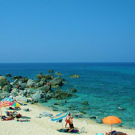 Diving Center Punta Stilo Apartment Екстериор снимка