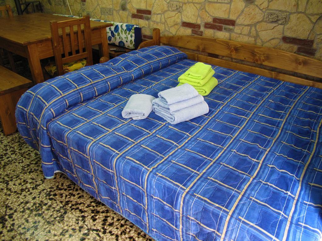 Diving Center Punta Stilo Apartment Стая снимка
