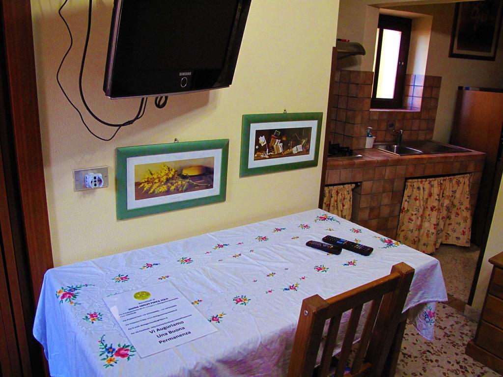 Diving Center Punta Stilo Apartment Екстериор снимка