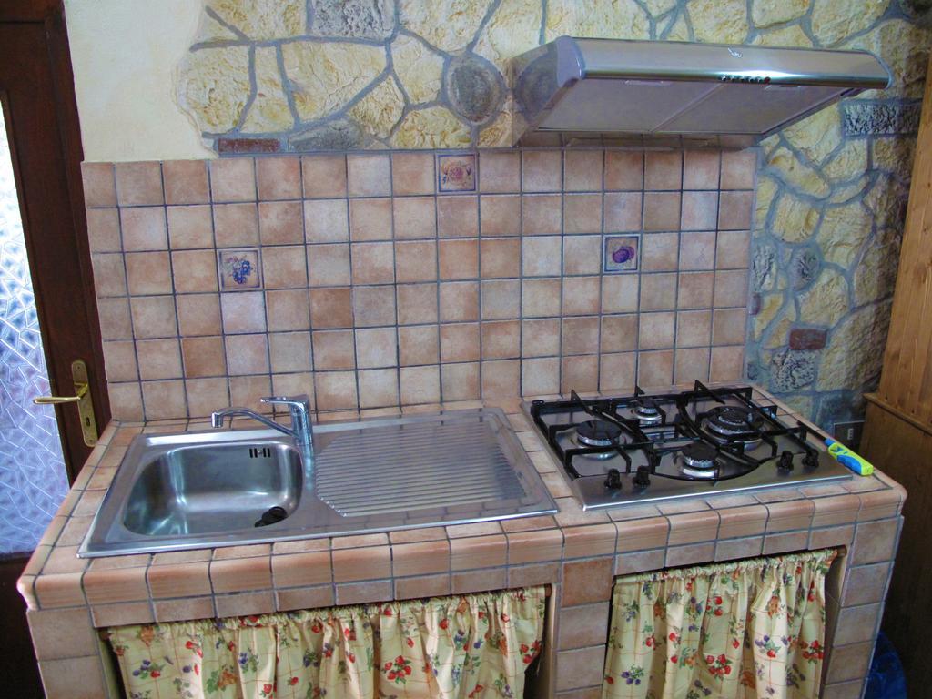 Diving Center Punta Stilo Apartment Стая снимка