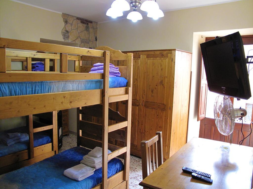Diving Center Punta Stilo Apartment Стая снимка