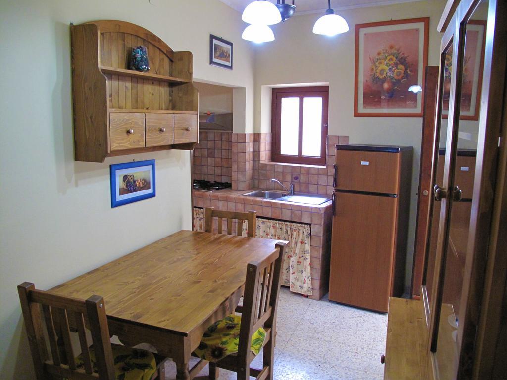 Diving Center Punta Stilo Apartment Стая снимка