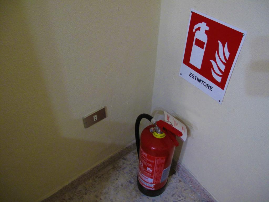 Diving Center Punta Stilo Apartment Стая снимка